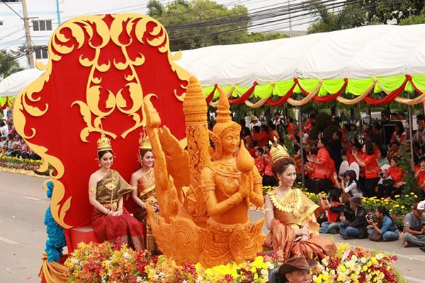 ประเพณีแห่เทียนพรรษาทั่วไทย ประเพณีแห่เทียนพรรษาทั่วไทย