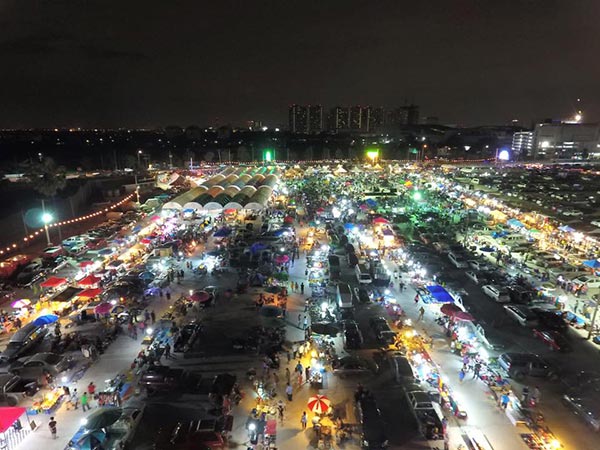 ตลาดนัดเลี่ยงเมืองนนท์ ตลาดนกฮูก ตลาดนัดเลี่ยงเมืองนนท์ ตลาดนกฮูก