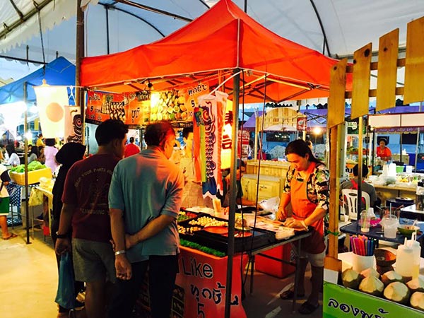 ตลาดนัดเลี่ยงเมืองนนท์ ตลาดนกฮูก ตลาดนัดเลี่ยงเมืองนนท์ ตลาดนกฮูก
