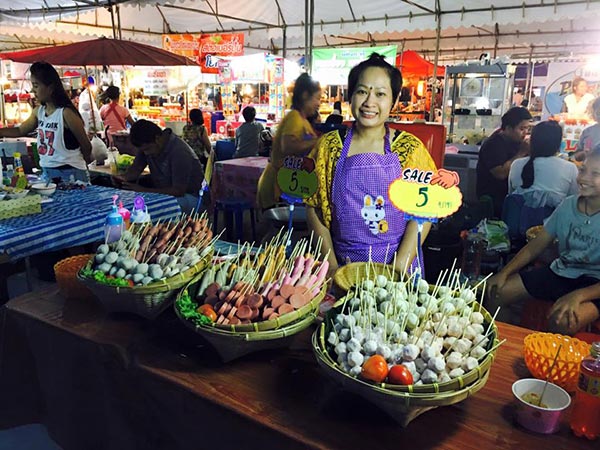 ตลาดนัดเลี่ยงเมืองนนท์ ตลาดนกฮูก ตลาดนัดเลี่ยงเมืองนนท์ ตลาดนกฮูก