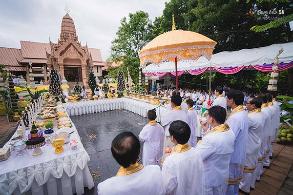 ประเพณีอุ้มพระดำน้ำ ประเพณีอุ้มพระดำน้ำ