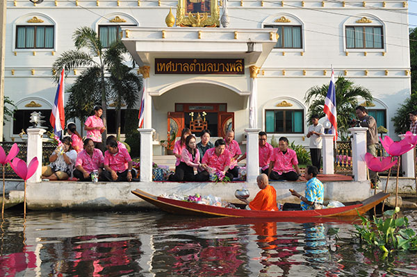ประเพณีรับบัว 2559 ประเพณีรับบัว 2559