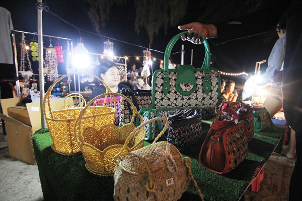 ถนนคนเดินหาดบ้านกรูด ถนนคนเดินหาดบ้านกรูด