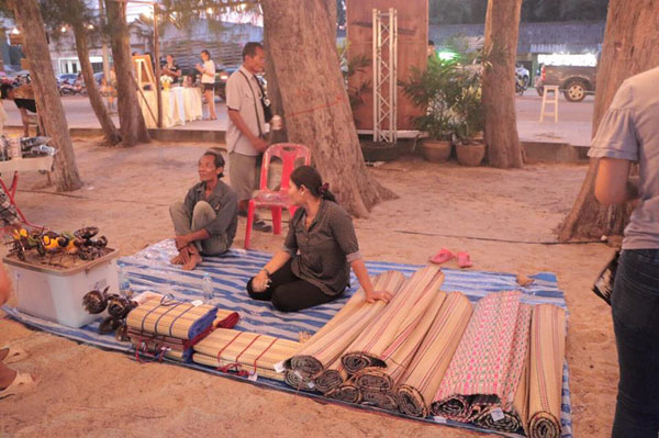 ถนนคนเดินหาดบ้านกรูด ถนนคนเดินหาดบ้านกรูด