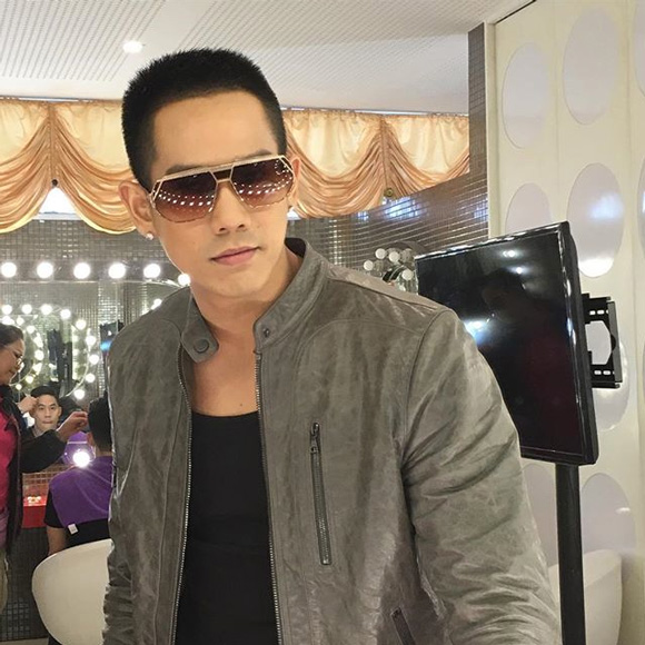 อาร์ เดอะสตาร์ อาร์ เดอะสตาร์