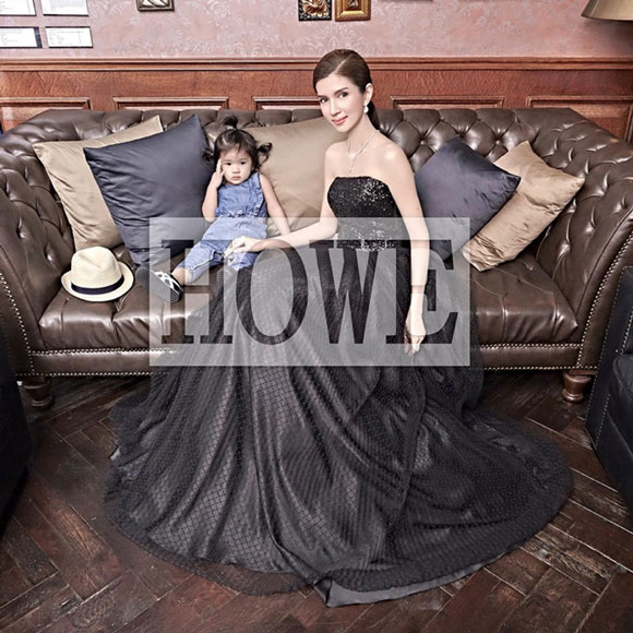 โบว์ แวนด้า น้องมะลิ ถ่ายแบบปก Howe Magazine โบว์ แวนด้า น้องมะลิ ถ่ายแบบปก Howe Magazine