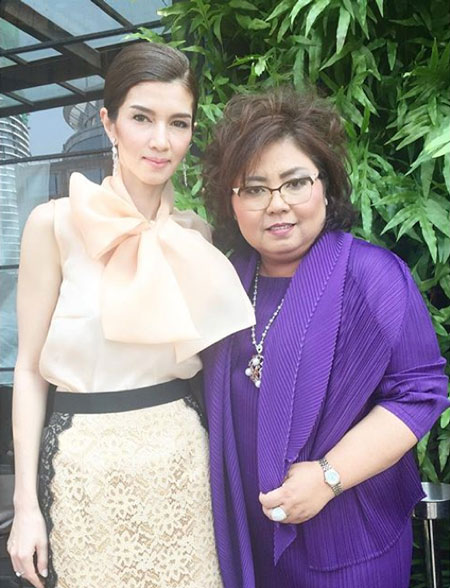 โบว์ แวนด้า น้องมะลิ ถ่ายแบบปก Howe Magazine โบว์ แวนด้า น้องมะลิ ถ่ายแบบปก Howe Magazine