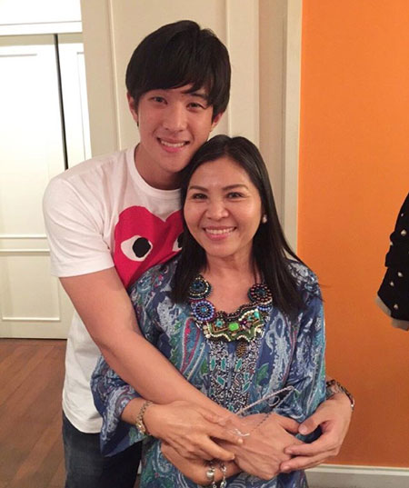 ณเดชน์ ญาญ่า ยกเค้กเซอร์ไพรส์วันเกิด แม่แก้ว ณเดชน์ ญาญ่า ยกเค้กเซอร์ไพรส์วันเกิด แม่แก้ว