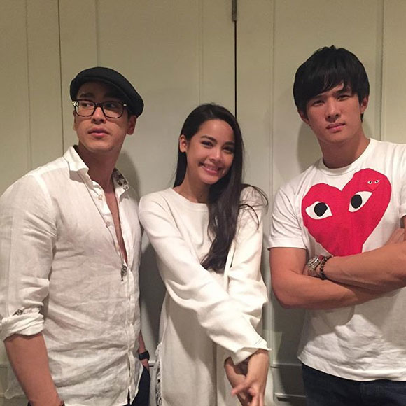 ณเดชน์ ญาญ่า ยกเค้กเซอร์ไพรส์วันเกิด แม่แก้ว ณเดชน์ ญาญ่า ยกเค้กเซอร์ไพรส์วันเกิด แม่แก้ว