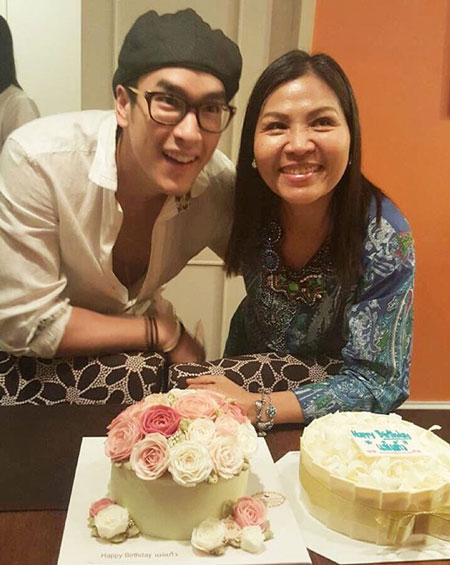 ณเดชน์ ญาญ่า ยกเค้กเซอร์ไพรส์วันเกิด แม่แก้ว ณเดชน์ ญาญ่า ยกเค้กเซอร์ไพรส์วันเกิด แม่แก้ว