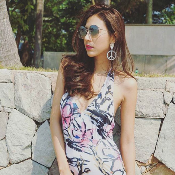 คริส หอวัง นำลูกทีม โชว์ชุดว่ายน้ำ คริส หอวัง นำลูกทีม โชว์ชุดว่ายน้ำ