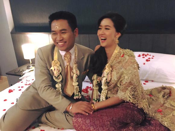 มนตรี อุดมพงษ์ นักข่าว 3 มิติ แต่งงาน มนตรี อุดมพงษ์ นักข่าว 3 มิติ แต่งงาน