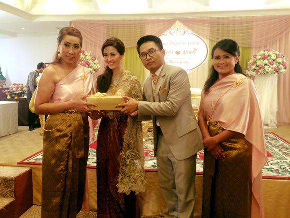 มนตรี อุดมพงษ์ นักข่าว 3 มิติ แต่งงาน มนตรี อุดมพงษ์ นักข่าว 3 มิติ แต่งงาน