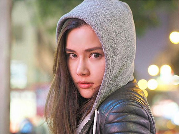 หญิง รฐา หญิง รฐา