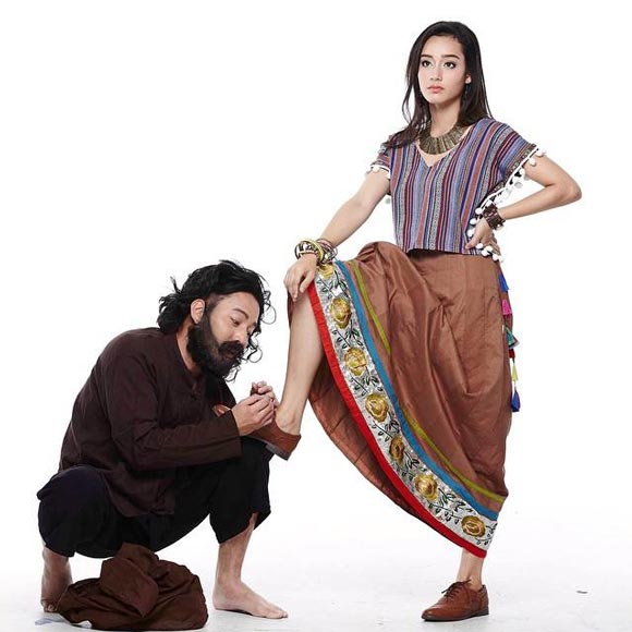 โมนา อนุธิดา โมนา อนุธิดา