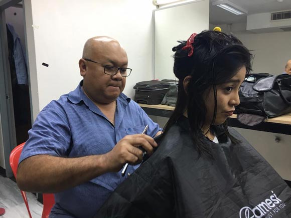 สายป่าน อภิญญา ตัดผมสั้น สายป่าน อภิญญา ตัดผมสั้น