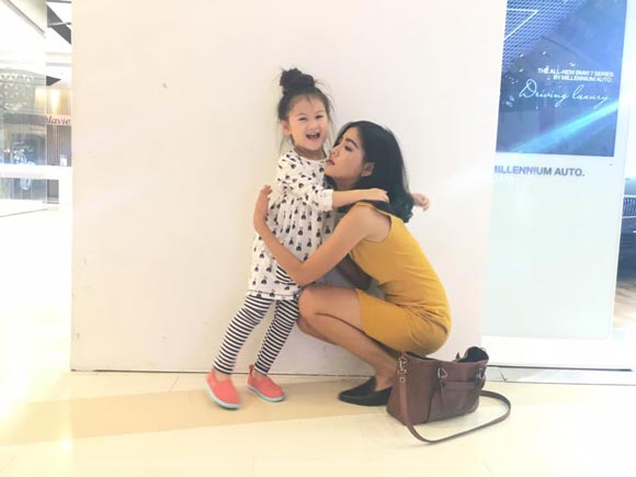 สายป่าน อภิญญา ตัดผมสั้น สายป่าน อภิญญา ตัดผมสั้น