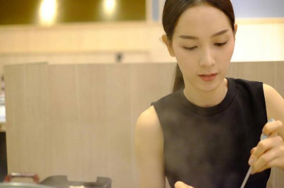 โม จิรัชยา วีเจสอง โม จิรัชยา วีเจสอง