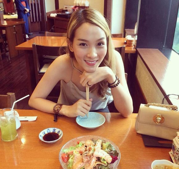 โม จิรัชยา วีเจสอง โม จิรัชยา วีเจสอง