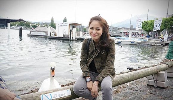 พลอย ปีเตอร์ พลอย ปีเตอร์