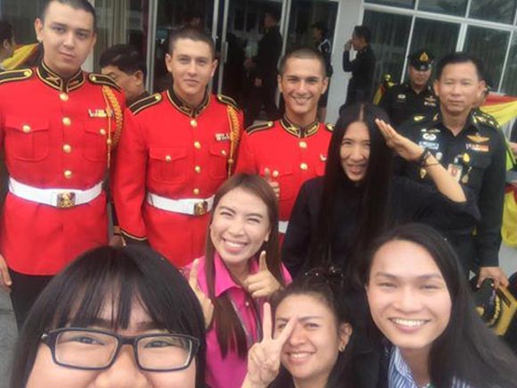 ชิน กวิน ชาโน ใน ชุดเครื่องแบบทหารเต็มยศ ชิน กวิน ชาโน ใน ชุดเครื่องแบบทหารเต็มยศ