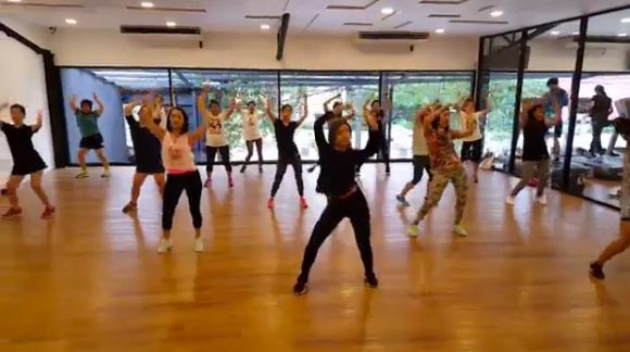 เจนี่ บุ๋ม เจนี่ บุ๋ม