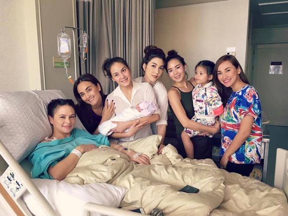 แก๊งนางฟ้า มาเยี่ยม แอน อลิชา น้องริชา แก๊งนางฟ้า มาเยี่ยม แอน อลิชา น้องริชา