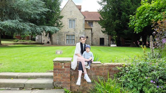 ซาร่า คาซิงกินี อวยพรวันเกิด น้องแม็กซ์เวลล์ ซาร่า คาซิงกินี อวยพรวันเกิด น้องแม็กซ์เวลล์