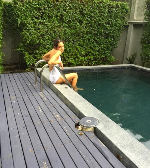 ตุ๊ก ชนกวนันท์ ชุดว่ายน้ำ ตุ๊ก ชนกวนันท์ ชุดว่ายน้ำ