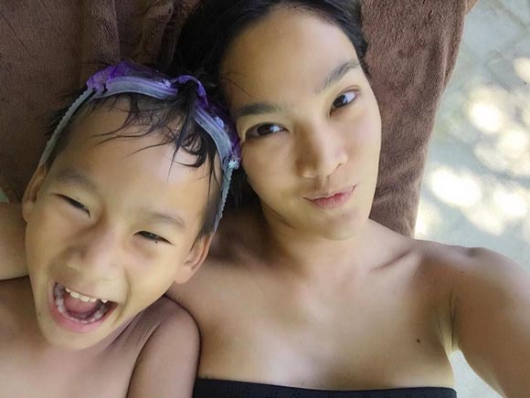 ตุ๊ก ชนกวนันท์ ชุดว่ายน้ำ ตุ๊ก ชนกวนันท์ ชุดว่ายน้ำ