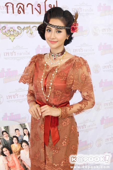 บวงสรวงละคร เพชรกลางไฟ ชั่วโมงต้องมนต์ บวงสรวงละคร เพชรกลางไฟ ชั่วโมงต้องมนต์