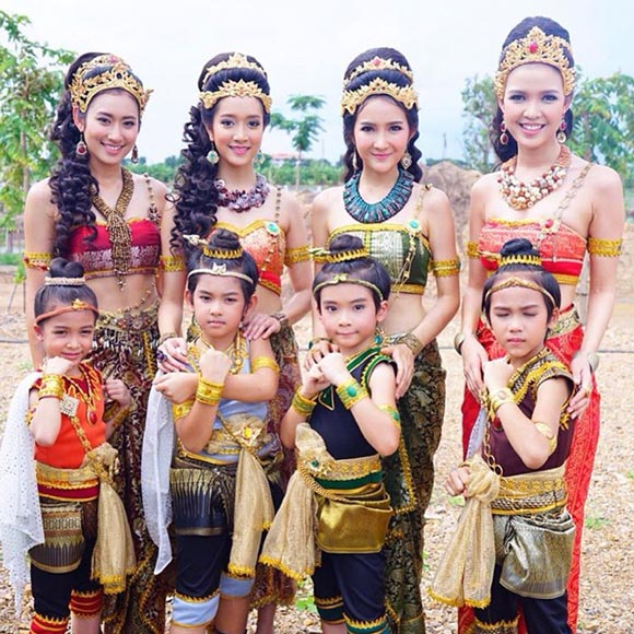 นางเอก สี่ยอดกุมาร เวอร์ชั่นถอดรูป นางเอก สี่ยอดกุมาร เวอร์ชั่นถอดรูป