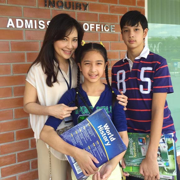 กวาง กมลชนก ครอบครัว กวาง กมลชนก ครอบครัว