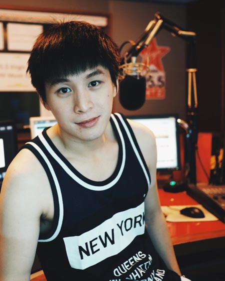 ดีเจวี รวีโรจน์ เลิศพิภพเมธา ดีเจวี รวีโรจน์ เลิศพิภพเมธา