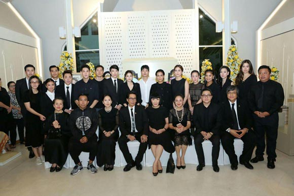 ดาราร่วมอาลัย คุณแม่ของคุณนิด อรพรรณ บิ๊กบอสโพลีพลัส ดาราร่วมอาลัย คุณแม่ของคุณนิด อรพรรณ บิ๊กบอสโพลีพลัส