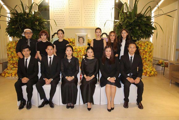 ดาราร่วมอาลัย คุณแม่ของคุณนิด อรพรรณ บิ๊กบอสโพลีพลัส ดาราร่วมอาลัย คุณแม่ของคุณนิด อรพรรณ บิ๊กบอสโพลีพลัส