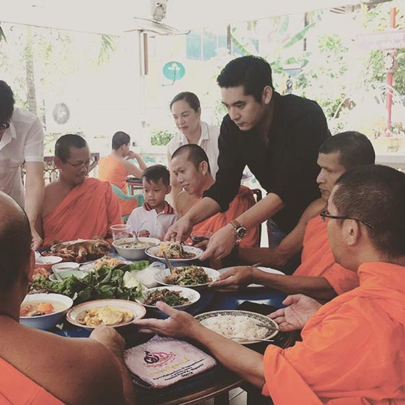 วี วีรภาพ วี วีรภาพ