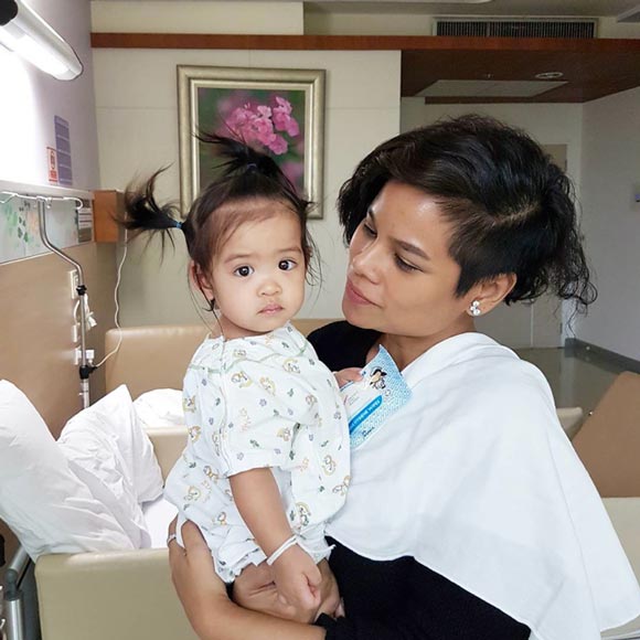 น้องอลิน ลูกสาว หมอโอ๊ค โอปอล์ น้องอลิน ลูกสาว หมอโอ๊ค โอปอล์