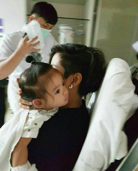น้องอลิน ลูกสาว หมอโอ๊ค โอปอล์ น้องอลิน ลูกสาว หมอโอ๊ค โอปอล์