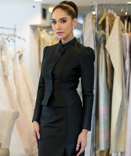 20 ภาพ ดาราหญิงไทย ในชุดไทยจิตรลดาสีดำ 20 ภาพ ดาราหญิงไทย ในชุดไทยจิตรลดาสีดำ