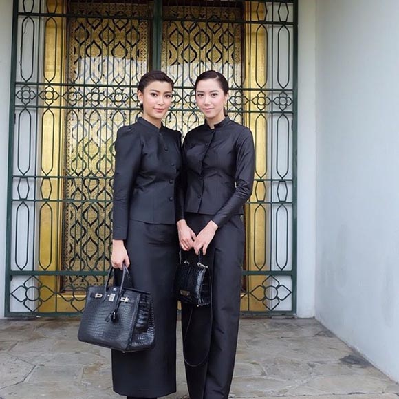 20 ภาพ ดาราหญิงไทย ในชุดไทยจิตรลดาสีดำ 20 ภาพ ดาราหญิงไทย ในชุดไทยจิตรลดาสีดำ