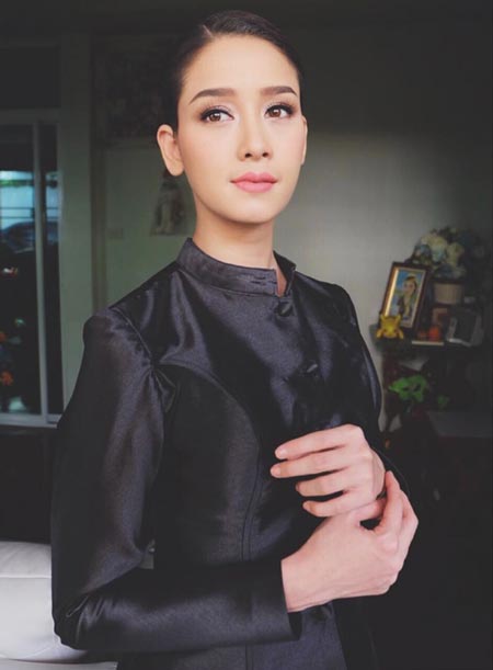 20 ภาพ ดาราหญิงไทย ในชุดไทยจิตรลดาสีดำ 20 ภาพ ดาราหญิงไทย ในชุดไทยจิตรลดาสีดำ