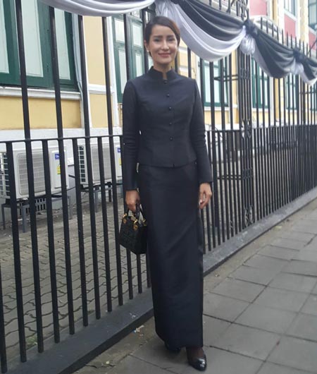 20 ภาพ ดาราหญิงไทย ในชุดไทยจิตรลดาสีดำ 20 ภาพ ดาราหญิงไทย ในชุดไทยจิตรลดาสีดำ