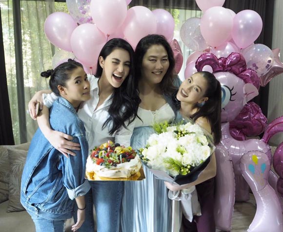 ใบเฟิร์น พิมพ์ชนก คัฟเวอร์เพลง PPAP ใบเฟิร์น พิมพ์ชนก คัฟเวอร์เพลง PPAP