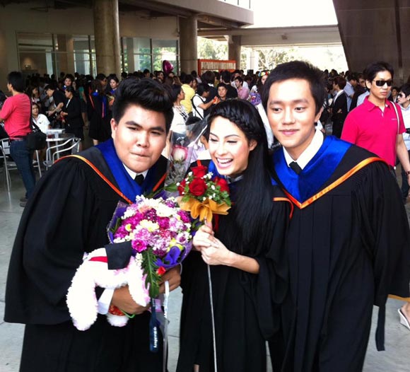 ขวัญ อุษามณี ขวัญ อุษามณี