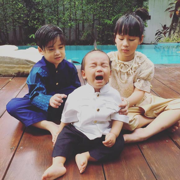 ออกัส ออก้า ออกู๊ด ออเกรซ ออกัส ออก้า ออกู๊ด ออเกรซ