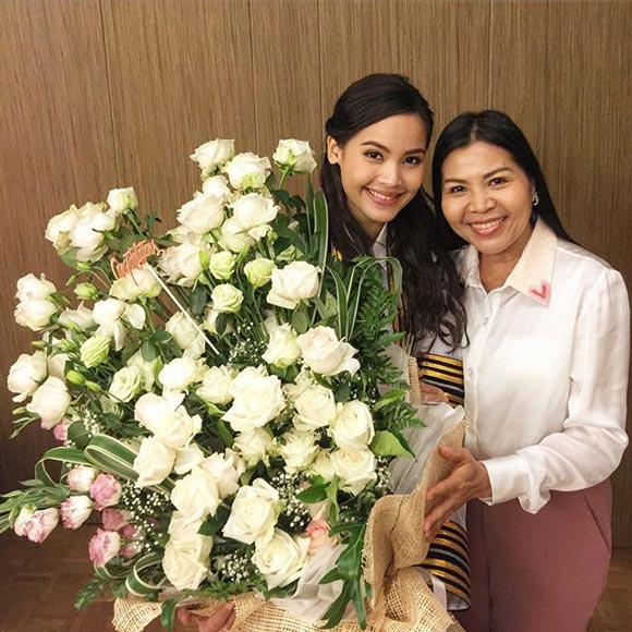 ณเดชน์ ญาญ่า ณเดชน์ ญาญ่า