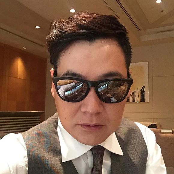 ใหญ่ ฝันดี ใหญ่ ฝันดี