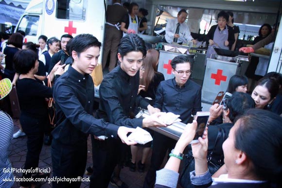 กอล์ฟ ไมค์ ซาบซึ้งได้ถวายงาน พระองค์โสมฯ กอล์ฟ ไมค์ ซาบซึ้งได้ถวายงาน พระองค์โสมฯ