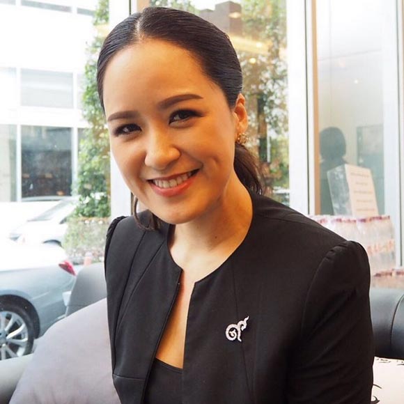 ปะวัติ จ๋า อลิสา พันธุศักดิ์ ปะวัติ จ๋า อลิสา พันธุศักดิ์